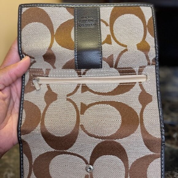 COACH, EUC SIGNATURE BROWN CANVAS WALLET - Picture 4 of 9